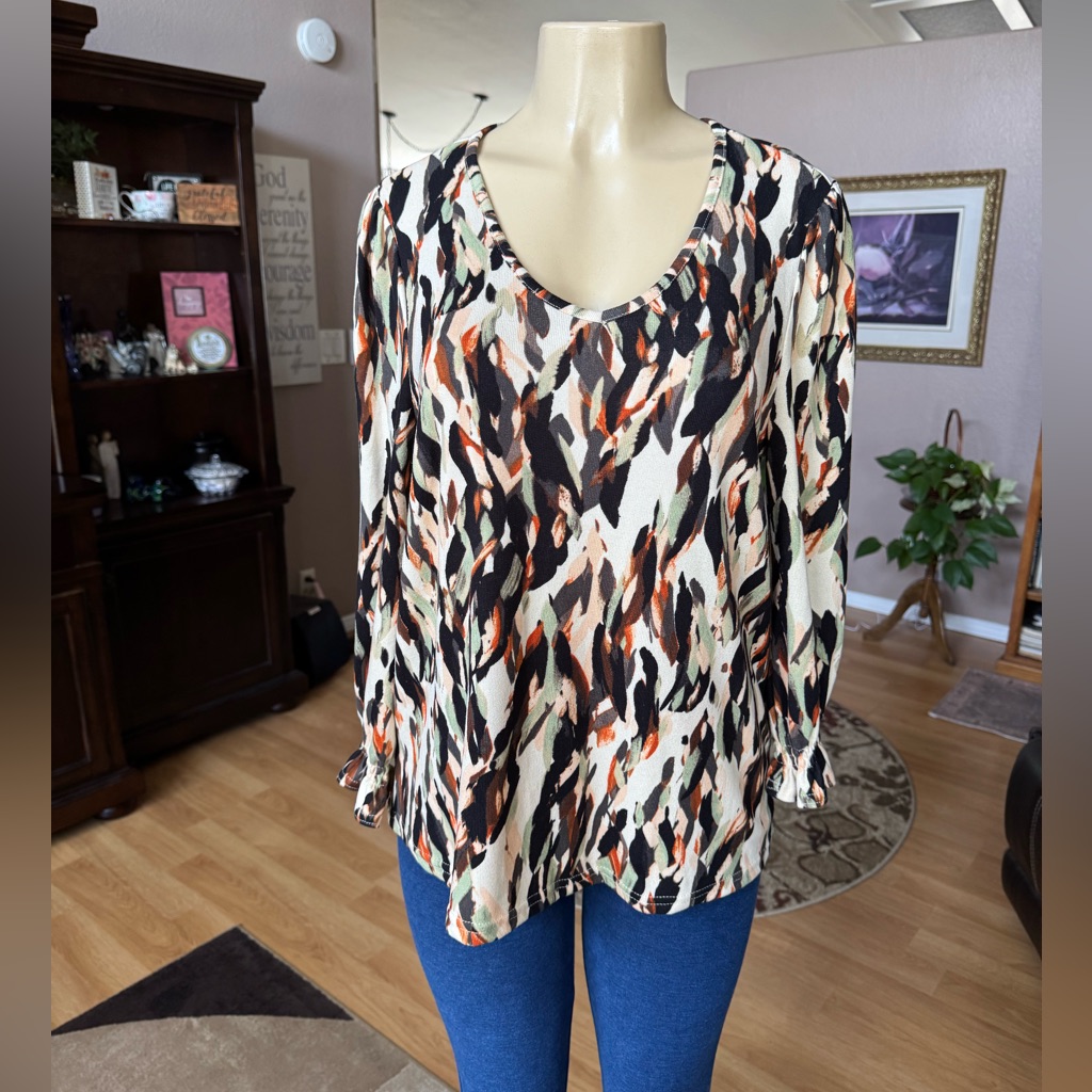Yarn & Sea Multicolored Long Sleeve Vneck Blouse-Size M